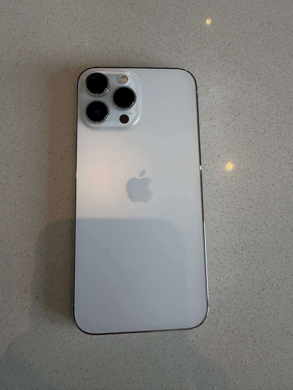 iPhone 13 Pro Max - Picture 2 of 4